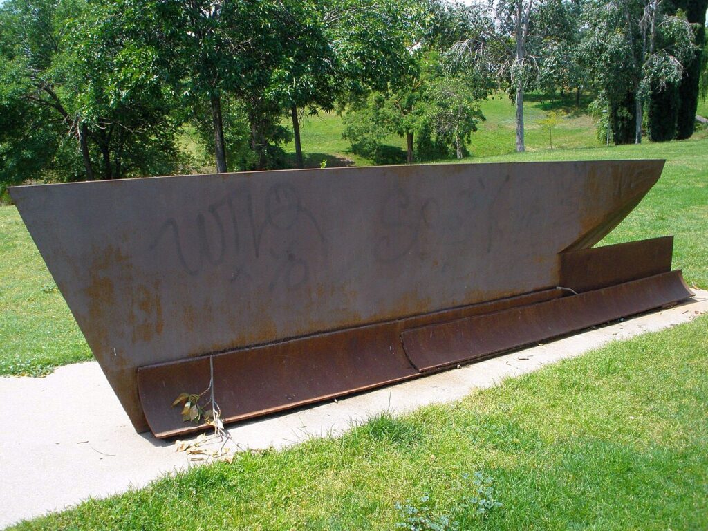 Escultura de Anthony Caro en el parque de Andalucía