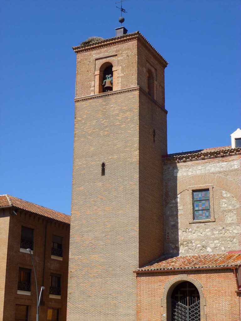 Otra vista de la iglesia de Santa María la Blanca