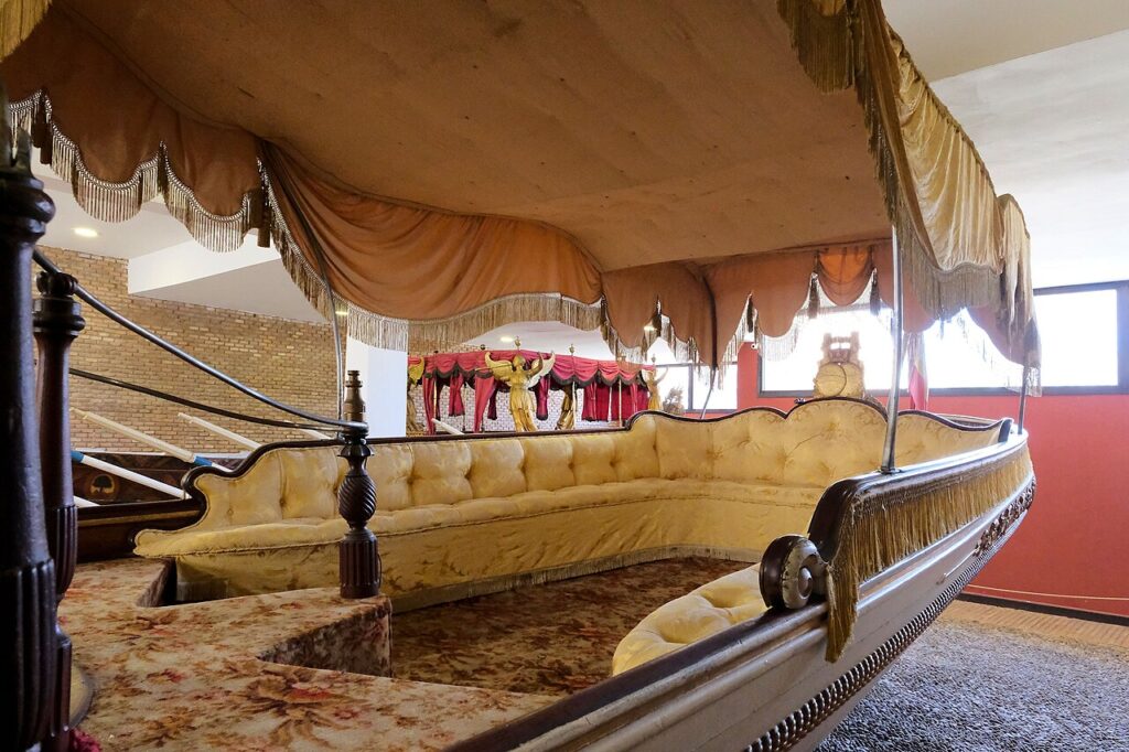Falúa de Isabel II en el Museo de Falúas Reales