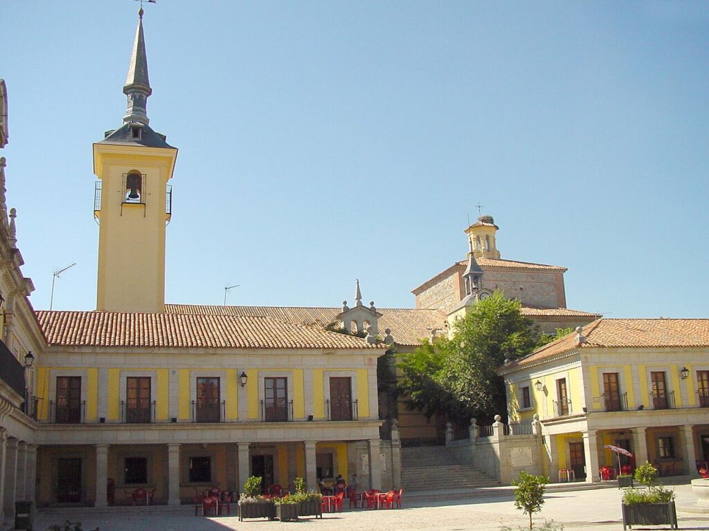 La iglesia y la plaza Mayor de Brunete