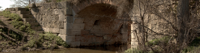 Restos de una esclusa del Real Canal del Manzanares