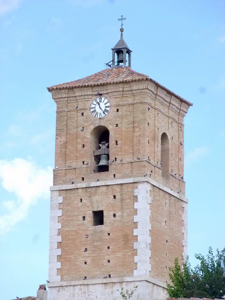 La torre del Reloj, la «torre sin iglesia»