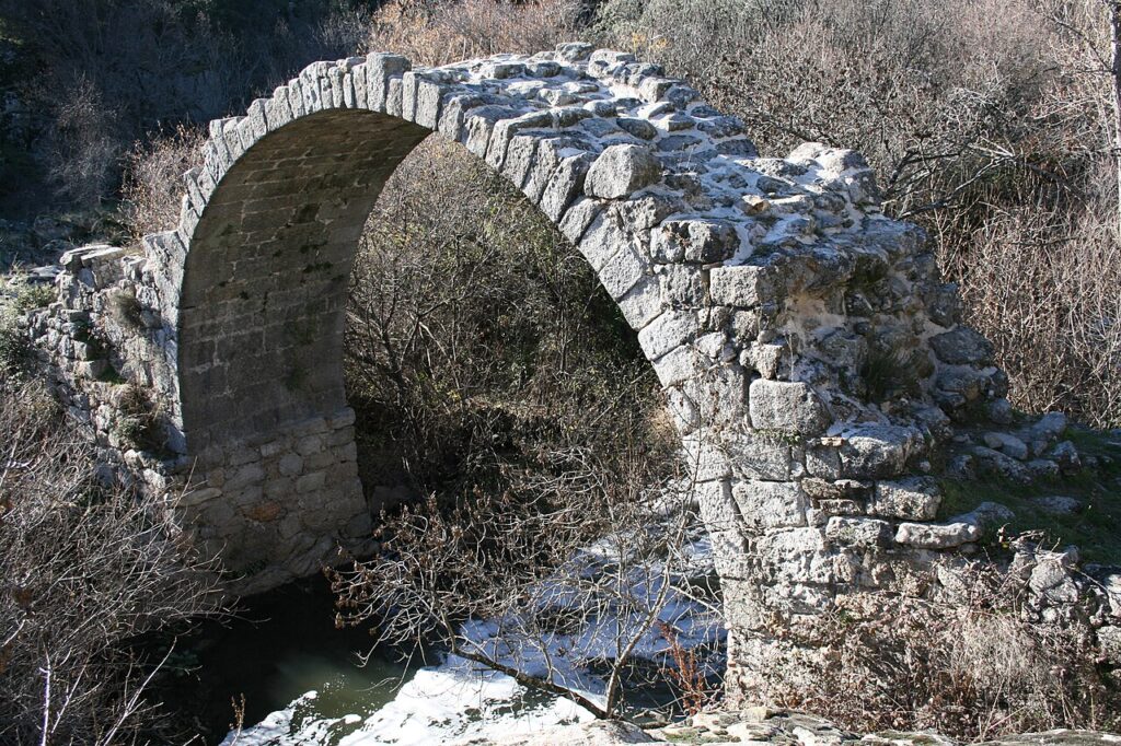 El puente de la Alcanzorla, de época musulmana