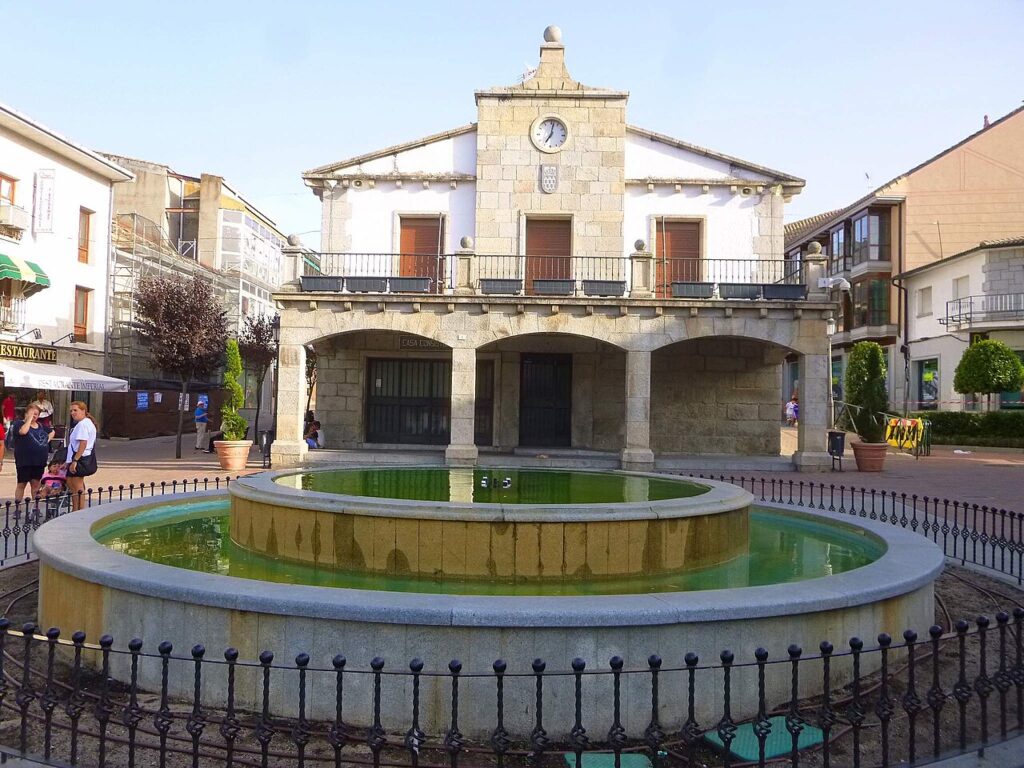 El antiguo Ayuntamiento, en la plaza de la Constitución de Galapagar