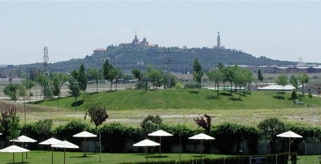 El cerro de los Ángeles visto desde Getafe Norte