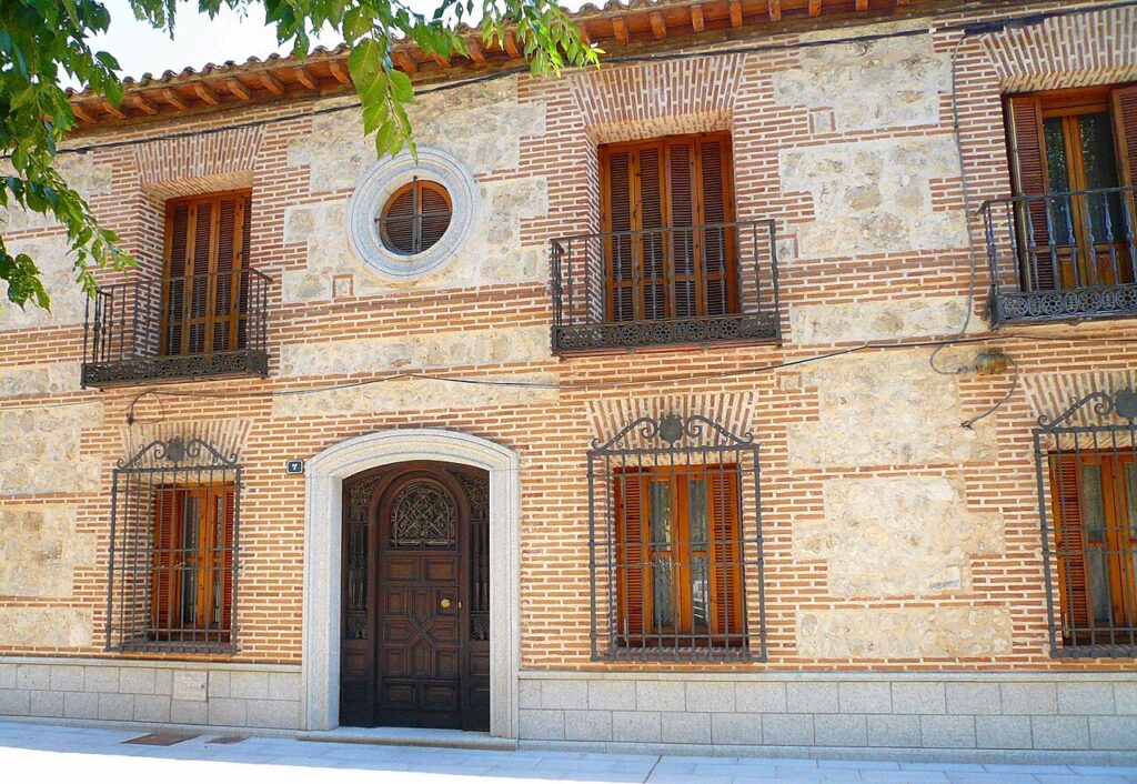 La Casa Escobar, de ladrillo de aparejo toledano