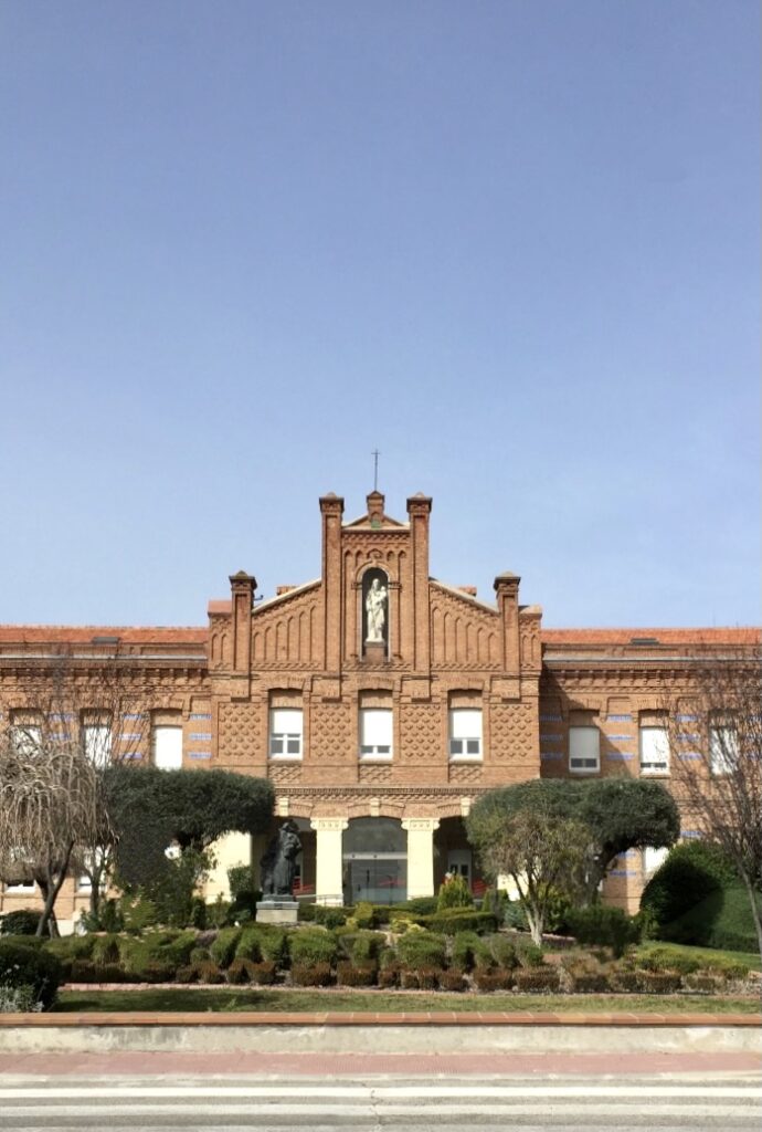El hospital de la Fundación Instituto San José, junto al pinar de San José