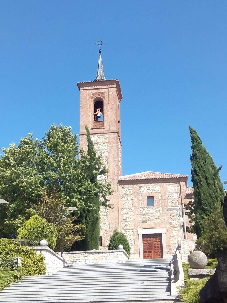 Otra vista de la iglesia de San Miguel Arcángel