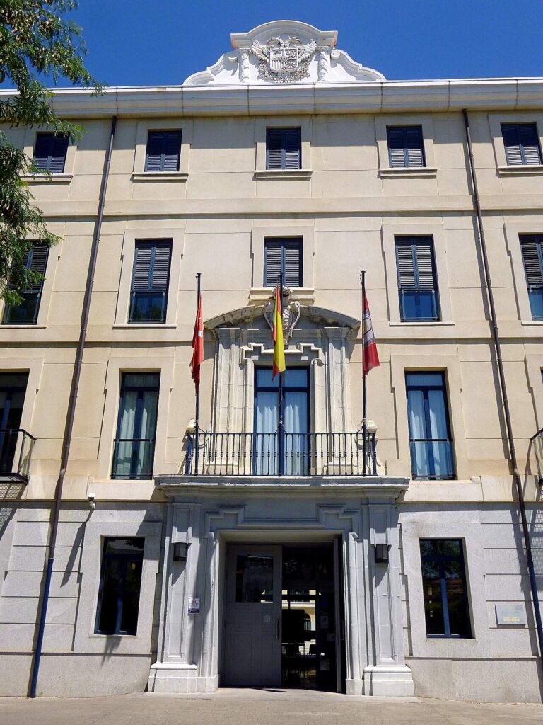El edificio Sabatini, antiguo cuartel de las Reales Guardias Valonas, hoy Universidad Carlos III