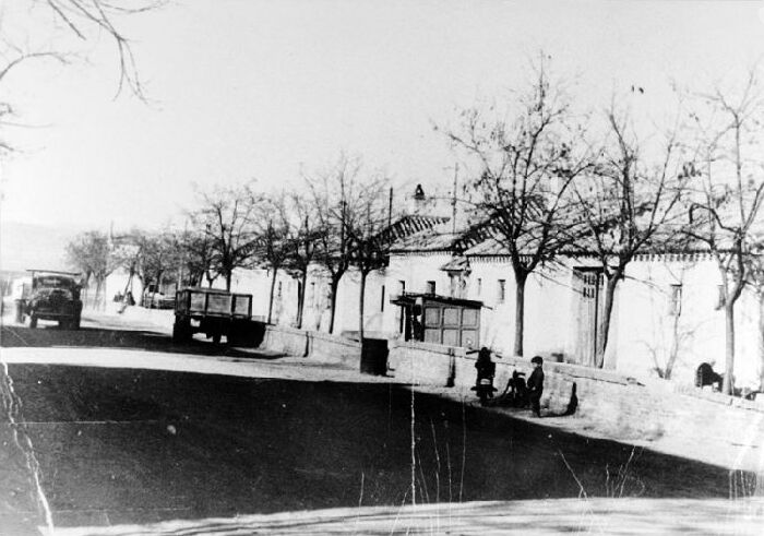 La Gran Vía de Majadahonda, el antiguo Camino Ancho, en una fotografía de 1940