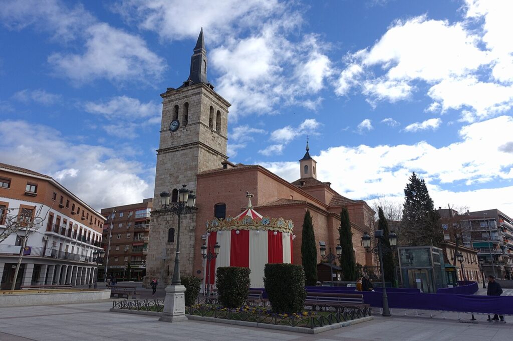La iglesia de San Juan Evangelista, en la plaza Mayor