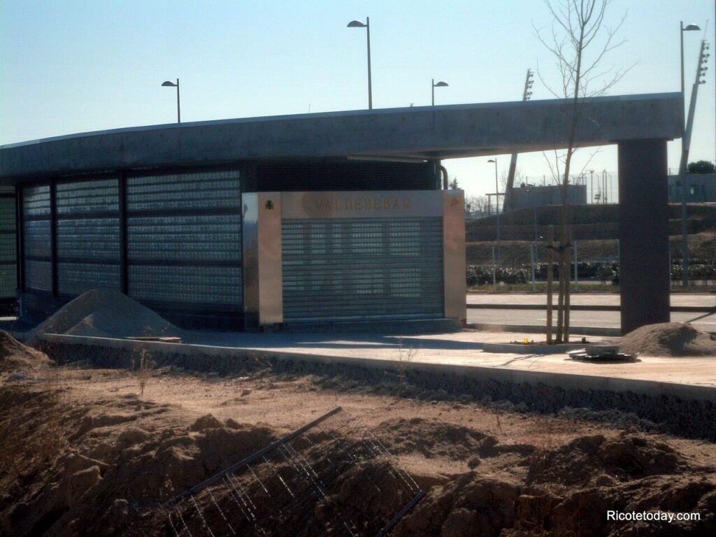 La estación de Cercanías de Valdebebas en 2012, en los primeros años del barrio