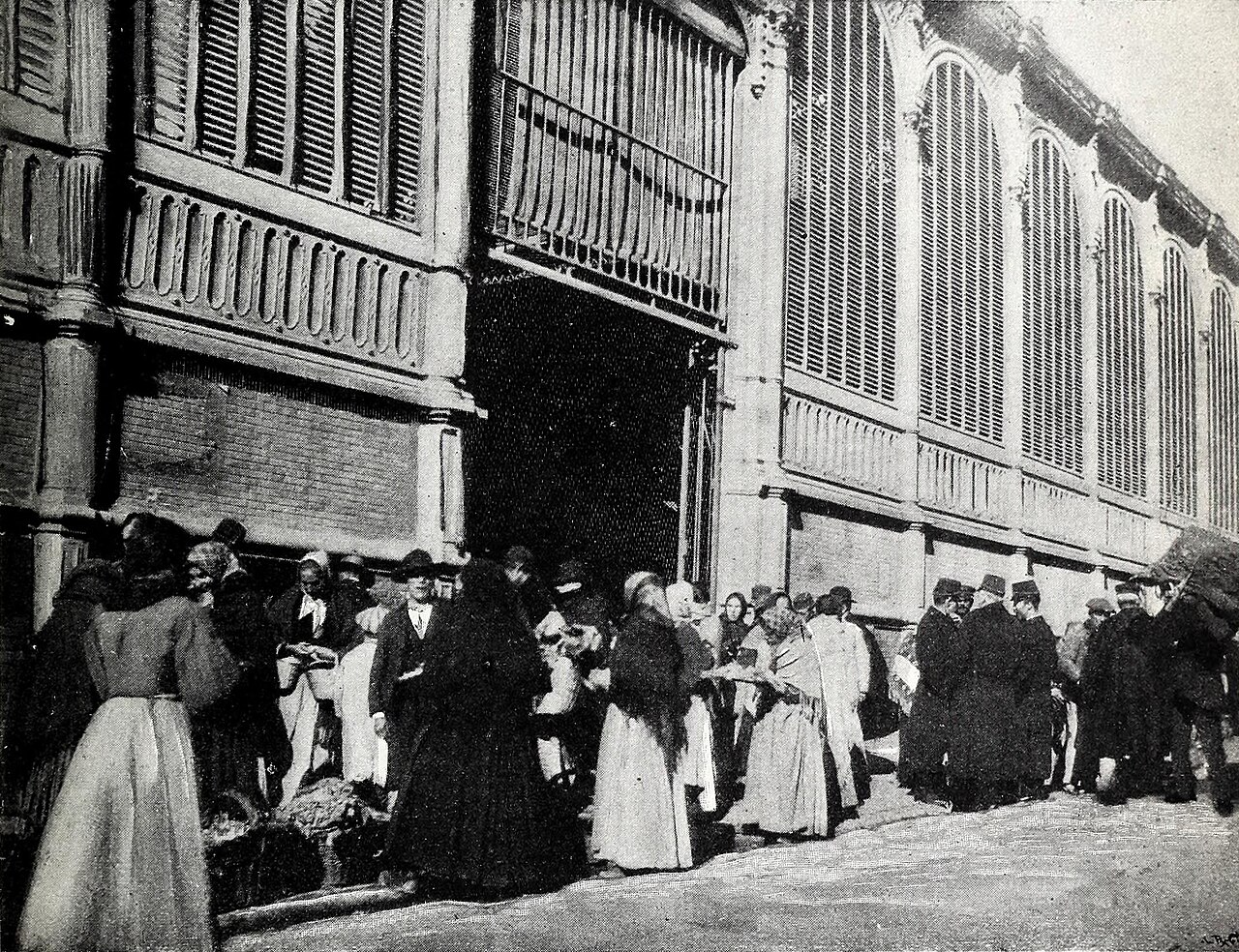 La plaza de la Cebada en Blanco y Negro, 1897