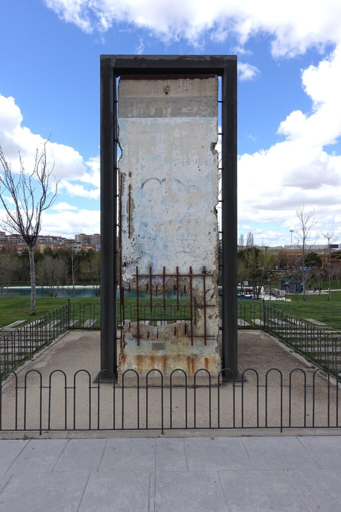 Fragmento del Muro de Berlín en el Parque Europa de Torrejón de Ardoz