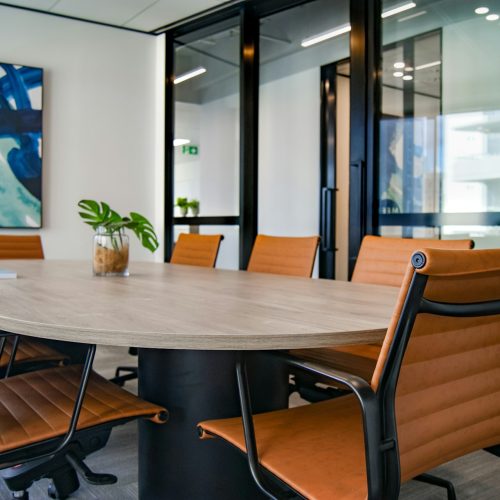Limpieza de oficinas para su puesta a punto en septiembre