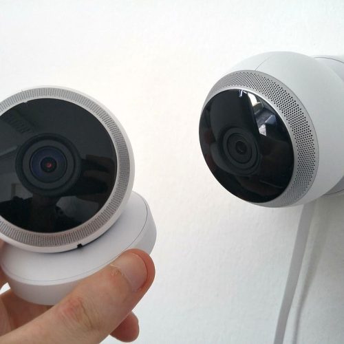 ¿Por qué instalar cámaras de seguridad en portales?