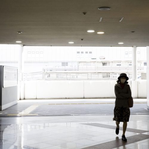 Conserjería de guardia: 5 cosas que solo pasan en agosto (y por qué necesitas sustituciones de conserje en Madrid)
