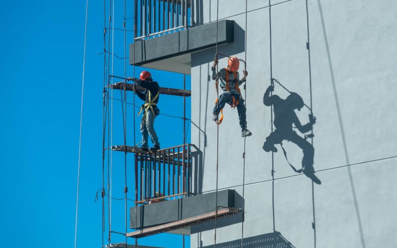 ¿Tu edificio necesita un lifting? La importancia de la rehabilitación de fachadas para mantener su valor