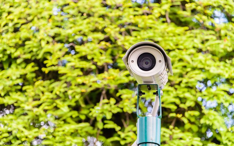 Vecino vigilado vale por dos: razones para instalar cámaras de videovigilancia en tu comunidad